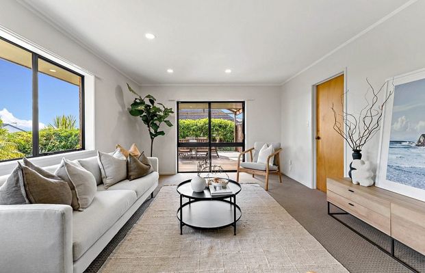 Spacious 4BR Home with Garden! - Photo 1