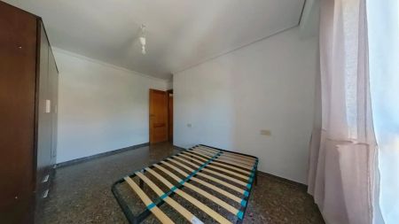 Piso de alquiler en Carrer Pobla Vallbona, Centro Puerto - Photo 5