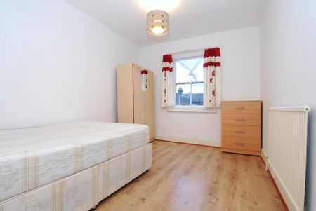 Rutland Gardens, N4, London - Photo 2