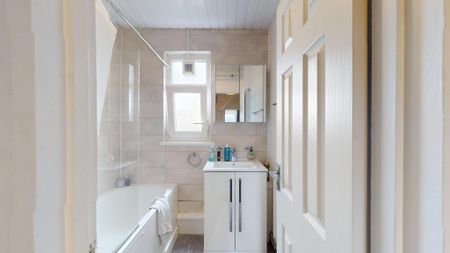 22 Corringham House (ii) – Room 1 - Photo 2