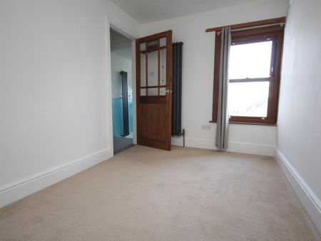 2 bedroom semi-detached house to rent - Photo 5
