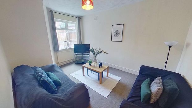 5 bedroom house to rent - Photo 1