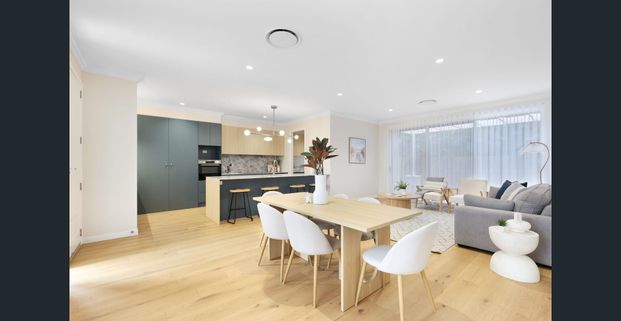 Spacious Townhouse in Prime East Toowoomba Location - Photo 1