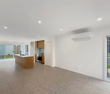 🏡 Brand New 3-Bedroom Townhouse in Thornhill Park - Photo 6