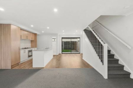 957 Morris Road, Truganina VIC, Belconnen - Photo 2