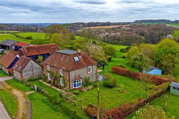 A beautifully presented six bedroom Grade II listed farmhouse surrounded by rolling countryside. - Photo 1