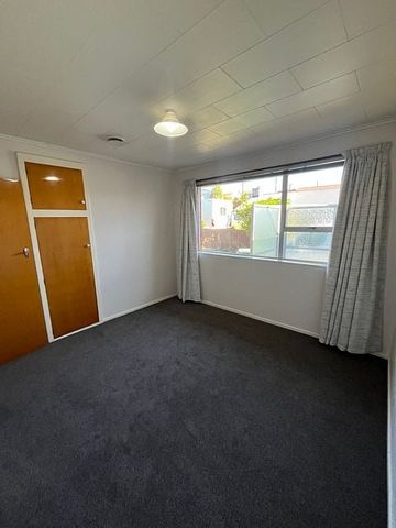 Sunny 3-Bedroom Home in a Great Location - Photo 4