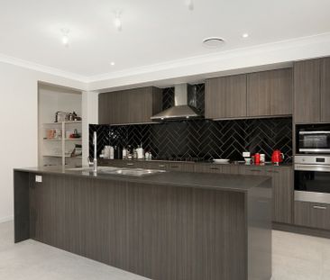 5 BEDROOM FAMILY HOME WITH CLUB ACCESS - Photo 6