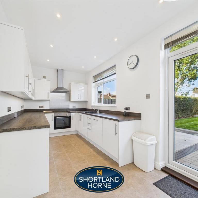 3 bedroom terraced house to rent - Photo 1