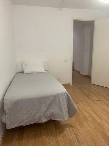 Calle Óscar Carvallo, Sevilla, Andalusia 41018 - Photo 4