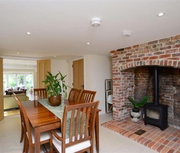 4 bedroom detached house to rent - Photo 5