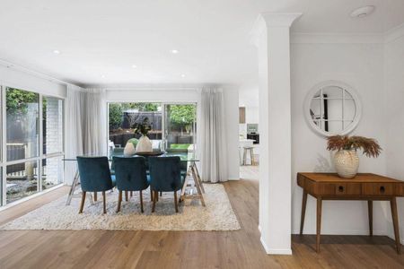 Sunny & Spacious Family Home - Photo 3