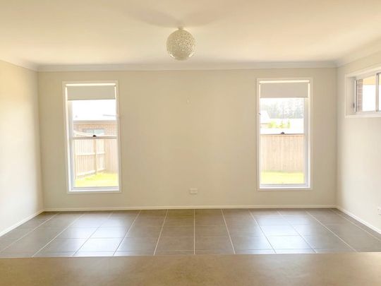 26 Wallis Avenue, Mittagong NSW 2575 - House For Rent | Domain - Photo 1