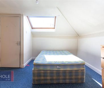 6 bedroom terraced house to rent - Photo 4