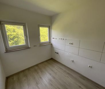 Schicke 3 Zimmer-Wohnung mit Balkon und neuem Badezimmer in Lüdensc... - Foto 1