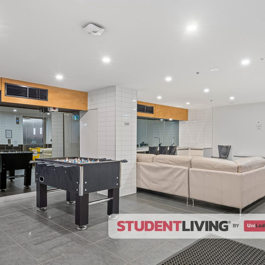 Fully Furnished 2 Bedrooms Apartment – Newly Renovated - Photo 1