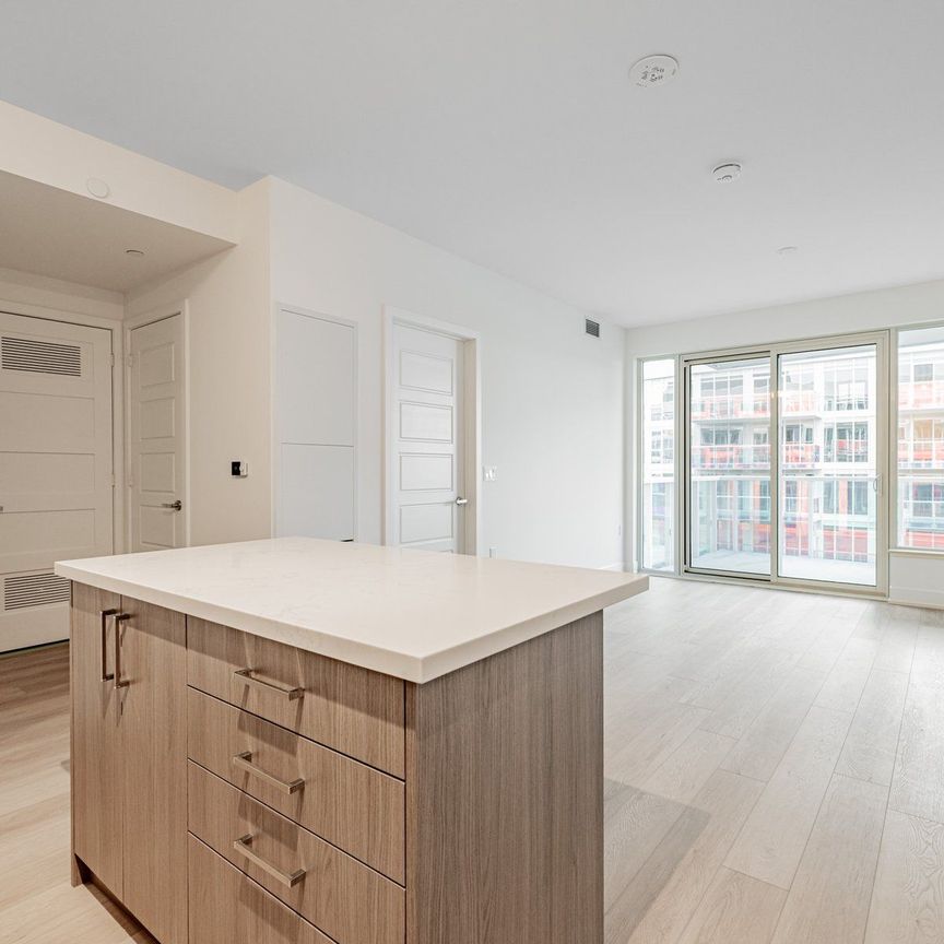 For Lease - 333 Sunseeker Avenue Unit# 408, Innisfil, Ontario - Photo 1