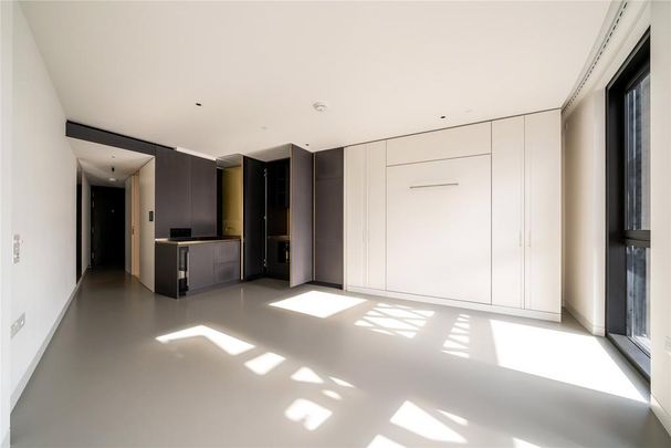 Studio to rent - Photo 1