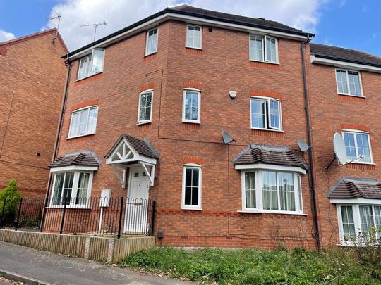 1 bedroom in a house share to rent - Photo 1