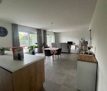 Appartement te huur - foto 2