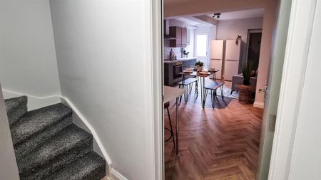 1 bedroom in a house share to rent - Photo 4