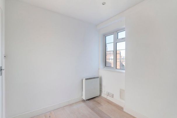 3 bedroom flat to rent - Photo 1