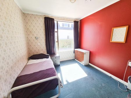 292 Kelvin Street, Avenal - Photo 2