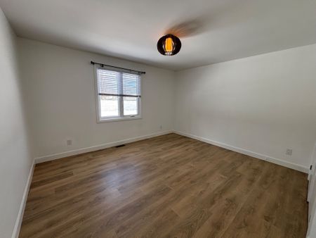 For Lease - 497 Wellington Main Street, Prince Edward County, Ontario - Photo 5