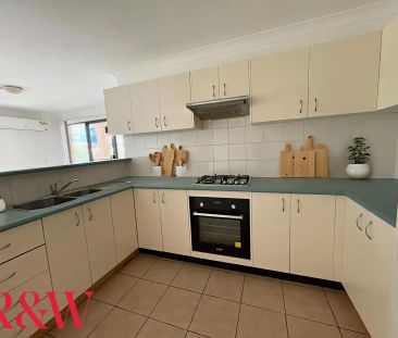 “SPACIOUS 2 BEDROOM UNIT !” - Photo 2
