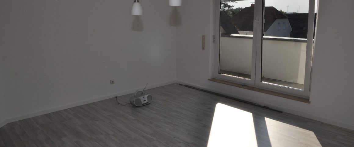 2-Zimmer-Dachgeschosswohnung mit Loggia - Foto 1