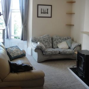 Modern 2 bedroom flat - Photo 2