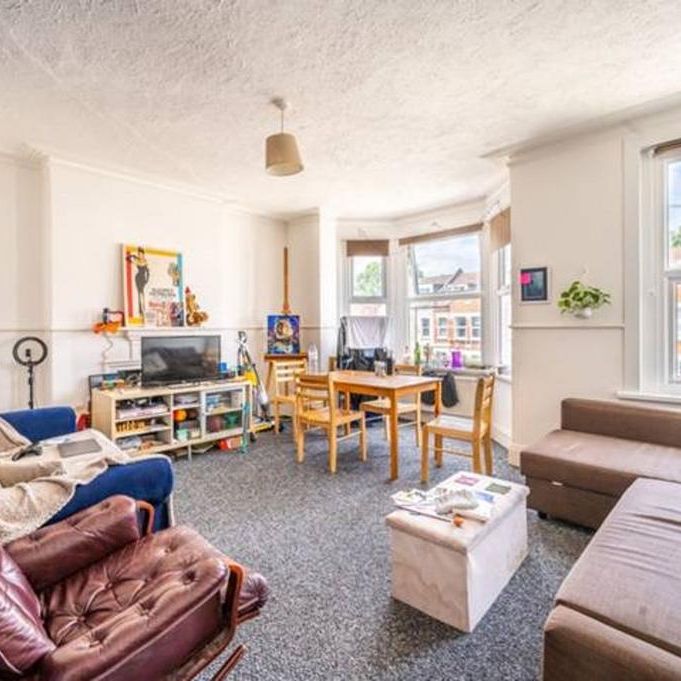 3 bedroom apartment to rent - Photo 1