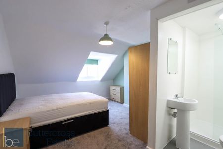 1 bedroom in a house share to rent - Photo 5