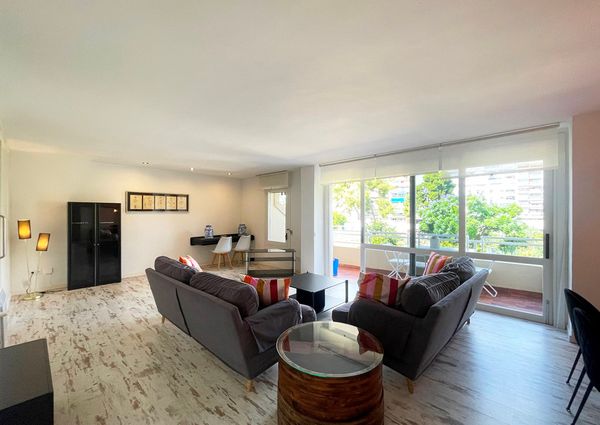 Zona Tenis, apto amueblado con terraza, 4 dormitorios, 3 baños, ascensor, parking. Palma.