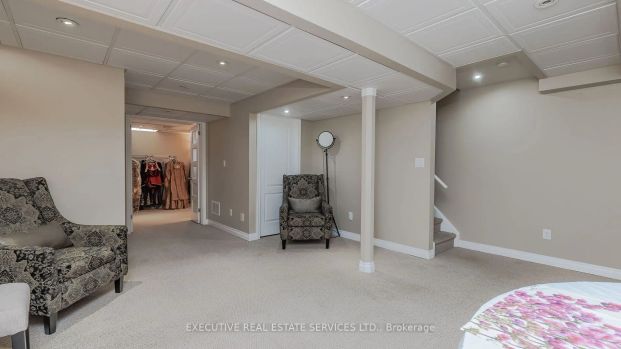 Detached Home For Lease | W9253315 - Photo 1