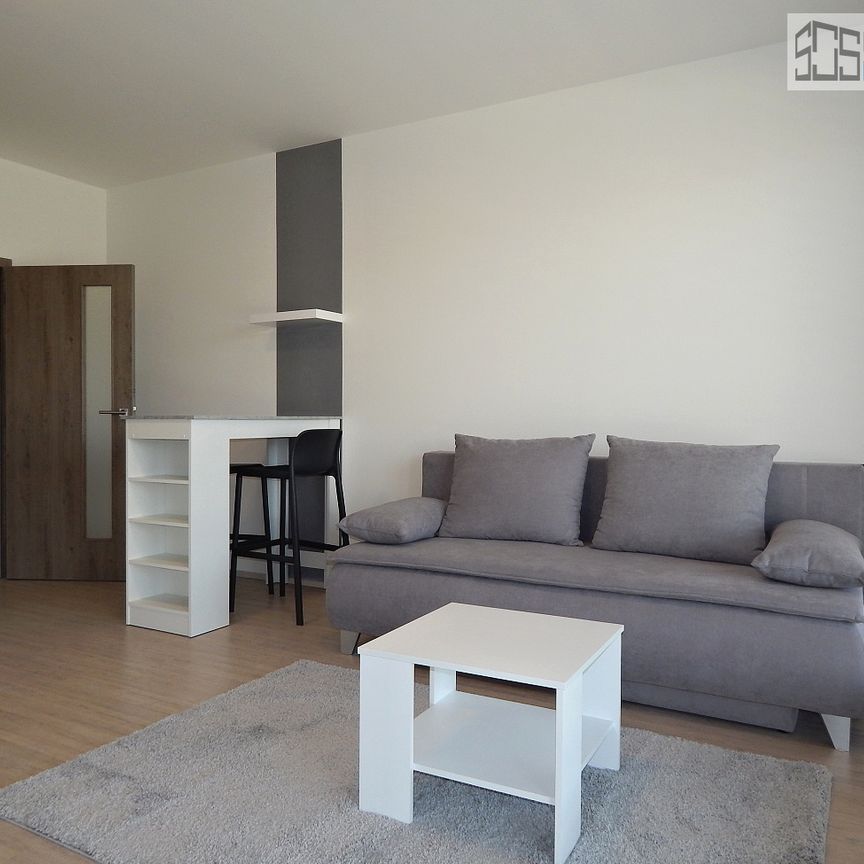 Pronájem bytu 1+kk a garsoniéry 38 m², Střední, Brno - Photo 1