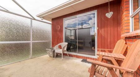 Sunny 3-Bedroom Home in a Great Location - Photo 3