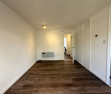 1 Bedroom Flat To Let - Photo 5