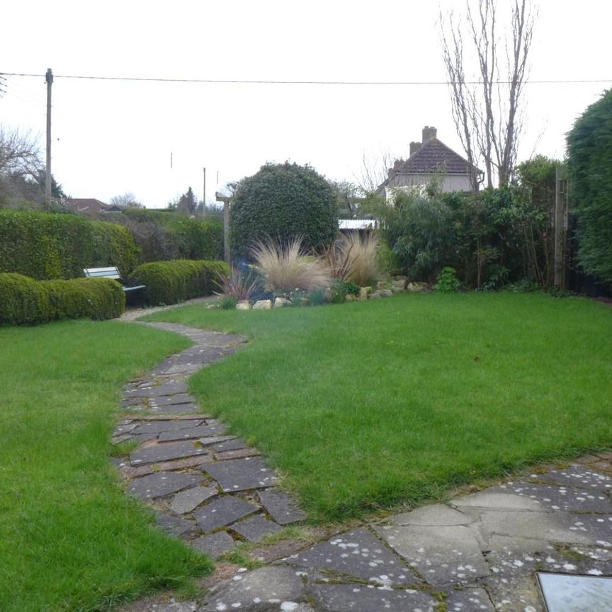 Bishopstone, Aylesbury - Photo 1