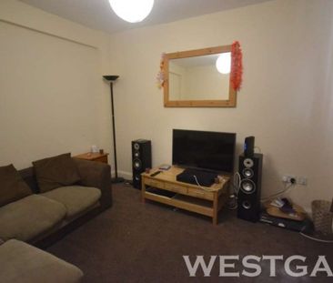 6 Bed - Donnington Gardens, Reading - Photo 1