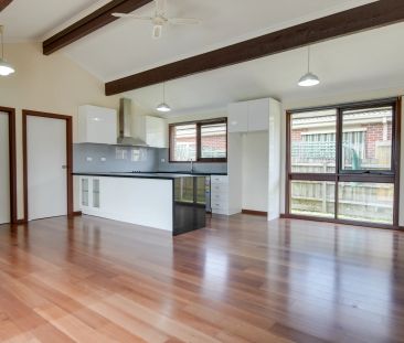 Large, livable and so convenient! - Photo 6