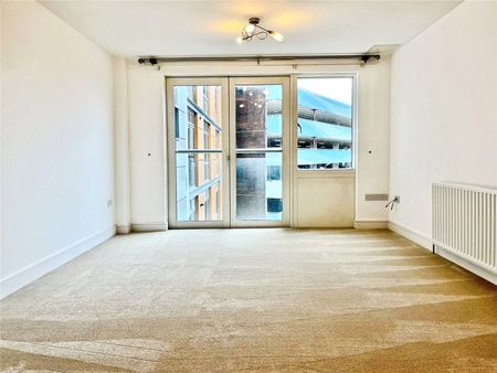2 bedroom apartment to rent High Street, Poole, Dorset, BH15 - Photo 2