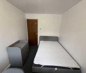 Quarry Hill, Falmouth - Photo 1