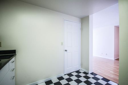 For Lease - 7 Bishop Avenue Unit# 1610, Toronto, Ontario - Photo 2
