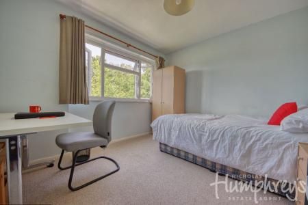 4 Bed Student Home - 29 Downs Road - Photo 3