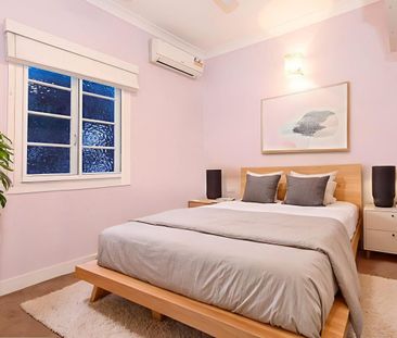 Comfortable Family Living with Pool, Deck & A/C - Photo 5