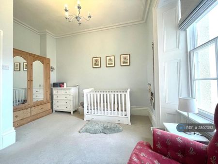 2 bedroom maisonette to rent - Photo 4