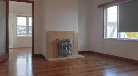 Lovely Three Bedroom Home!! - Photo 5