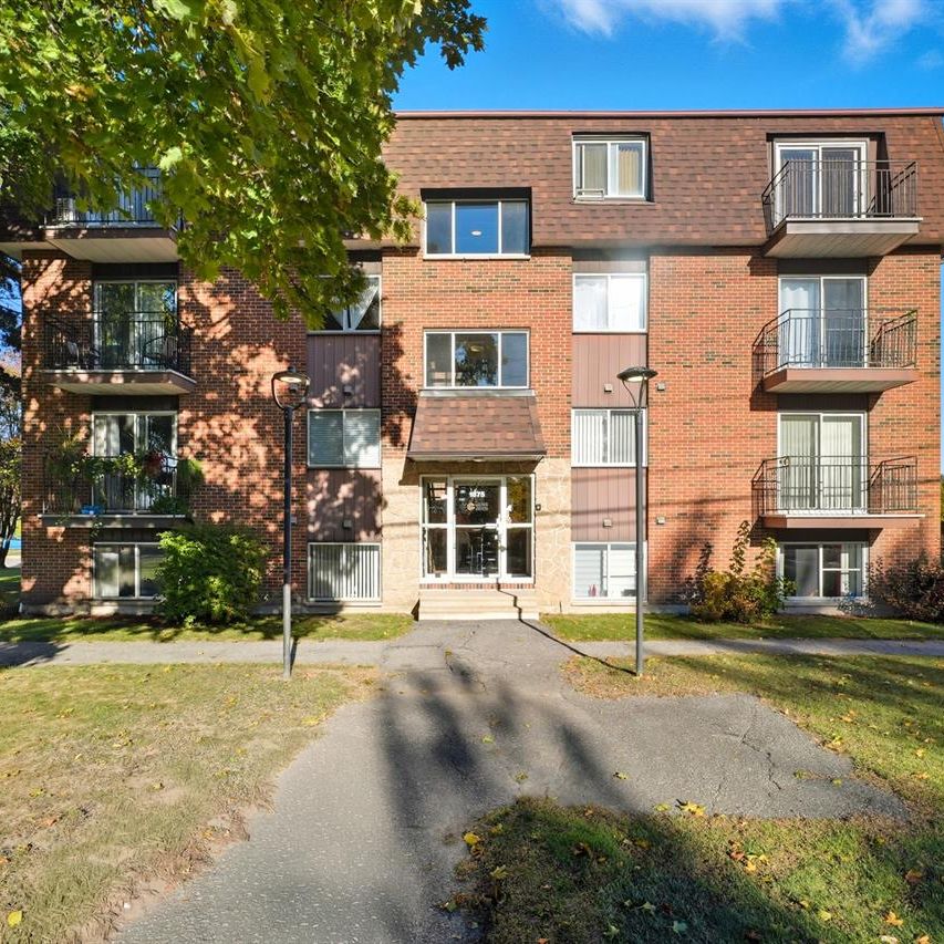 1855 Rue Saint Louis (Gatineau) Logement 4 ½ Lumineux - Disponible Maintenait ! - Photo 1