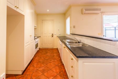 Relaxed Lifestyle, Central Location - Photo 5